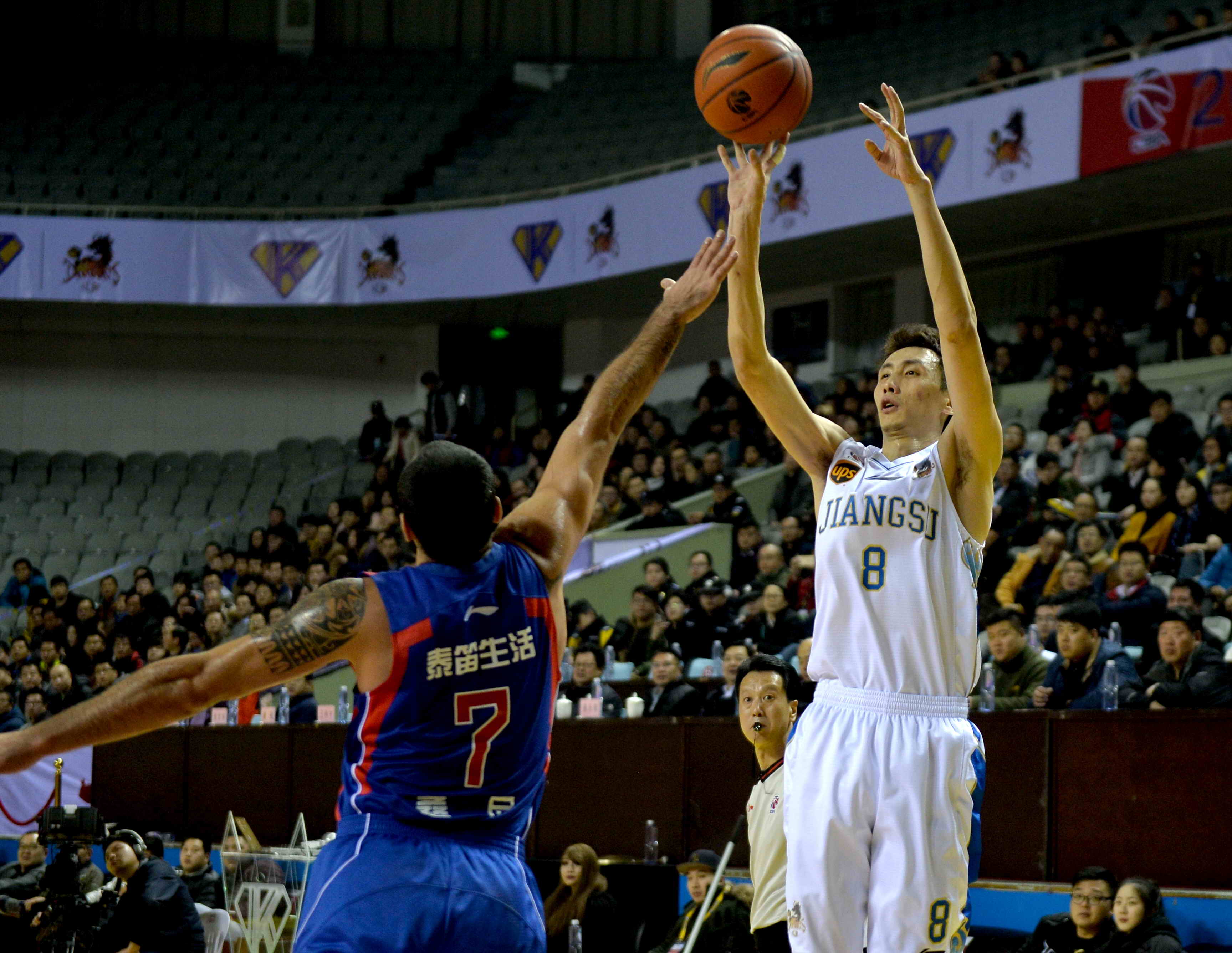 列政策以确 列政策以确